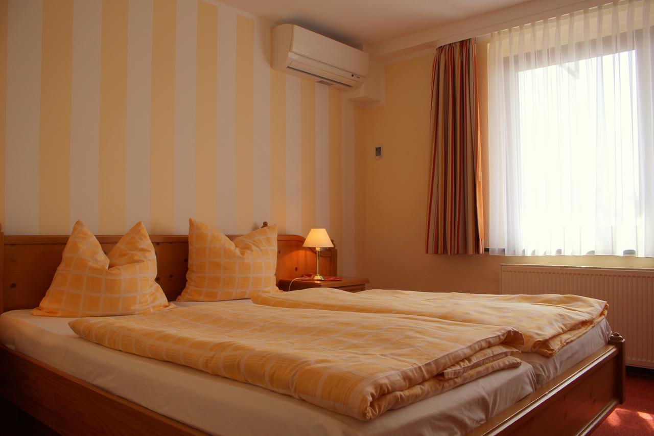 Bed & Breakfast Hotel Muellerhof Caputh Bagian luar foto